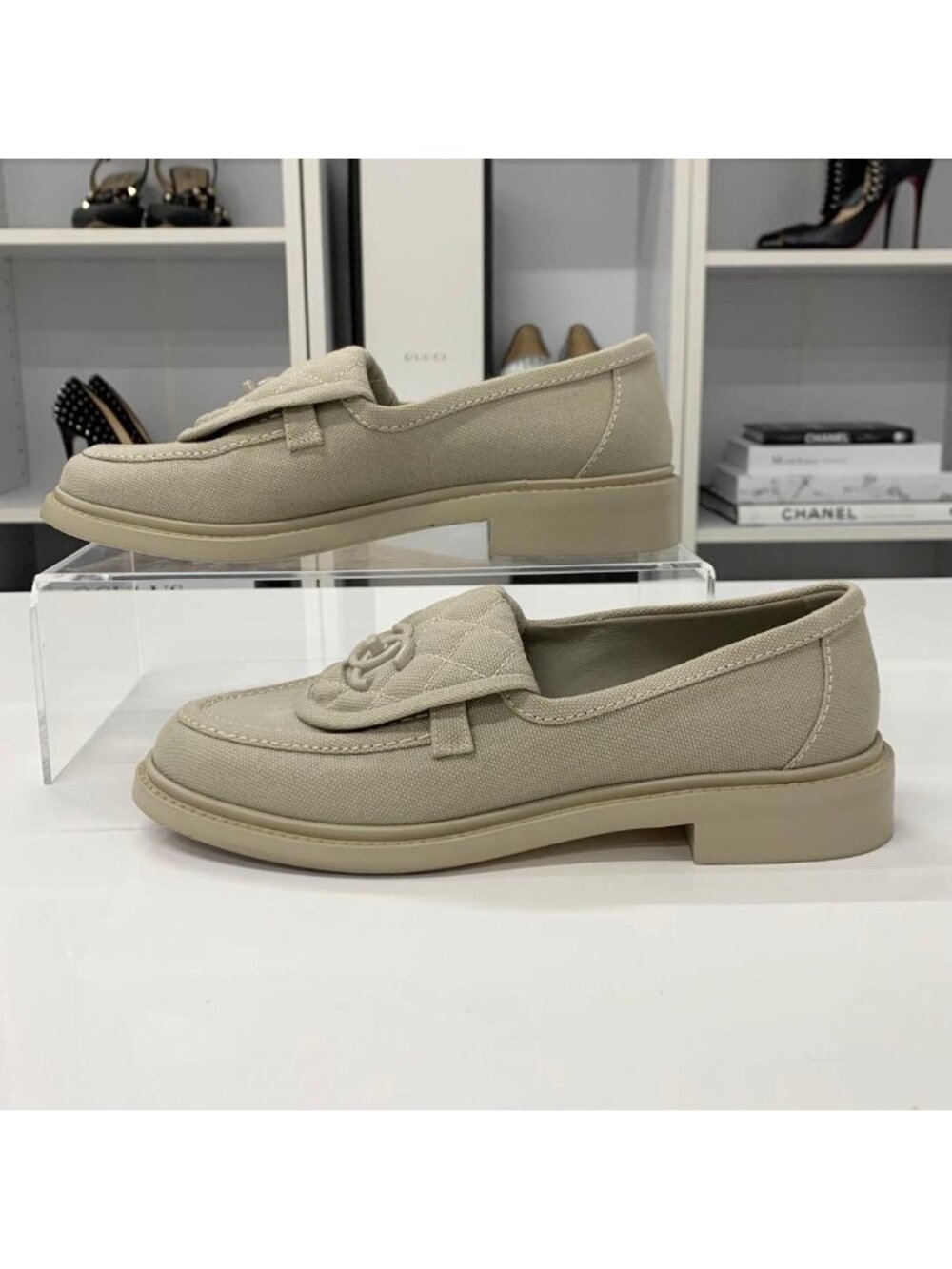 ★SOLD★ Chanel CC Logo Fabric Turnlock Loafers Beige - Picture 3 of 9